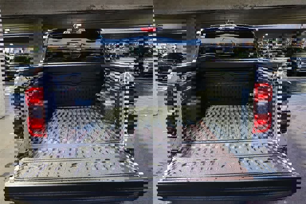 New 2025 Ford Maverick Lariat w/ Black Appearance Package image 26