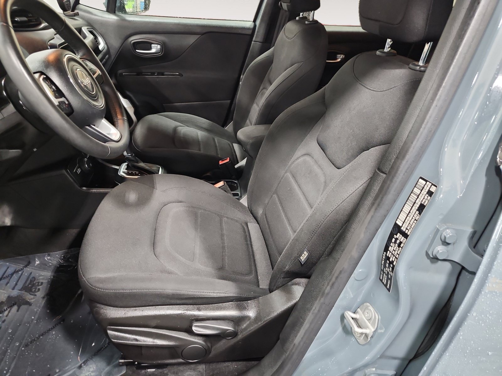 Used 2018 Jeep Renegade Latitude w/ Trailer Tow Group AWD/4WD image 9