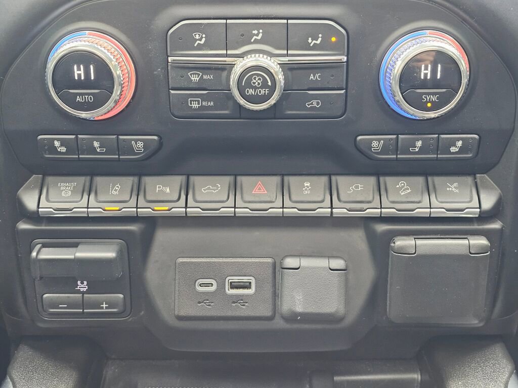 Used 2023 GMC Sierra 3500 AT4 w/ AT4 Preferred Package AWD/4WD image 30