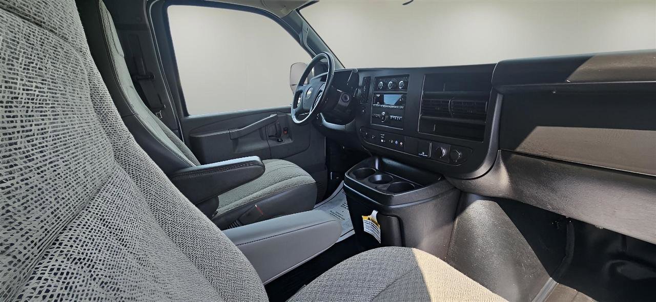 Used 2022 Chevrolet Express 2500 w/ Driver Convenience Package image 30