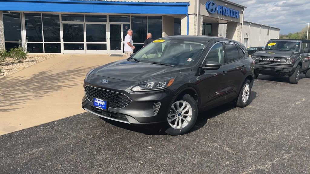 Used 2020 Ford Escape SE image 4