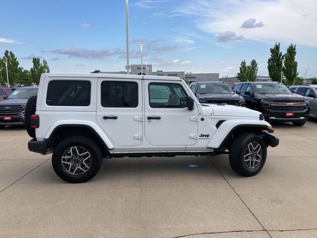 Certified 2025 Jeep Wrangler Unlimited Sahara AWD/4WD image 5