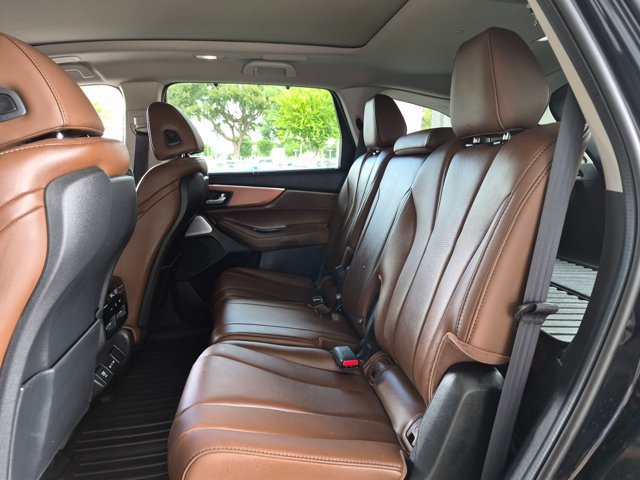 Used 2025 Acura MDX w/ Technology Package FWD image 17
