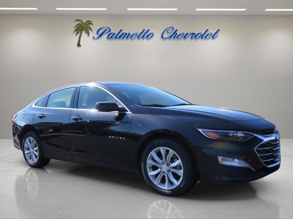 Used 2025 Chevrolet Malibu LT FWD image 1