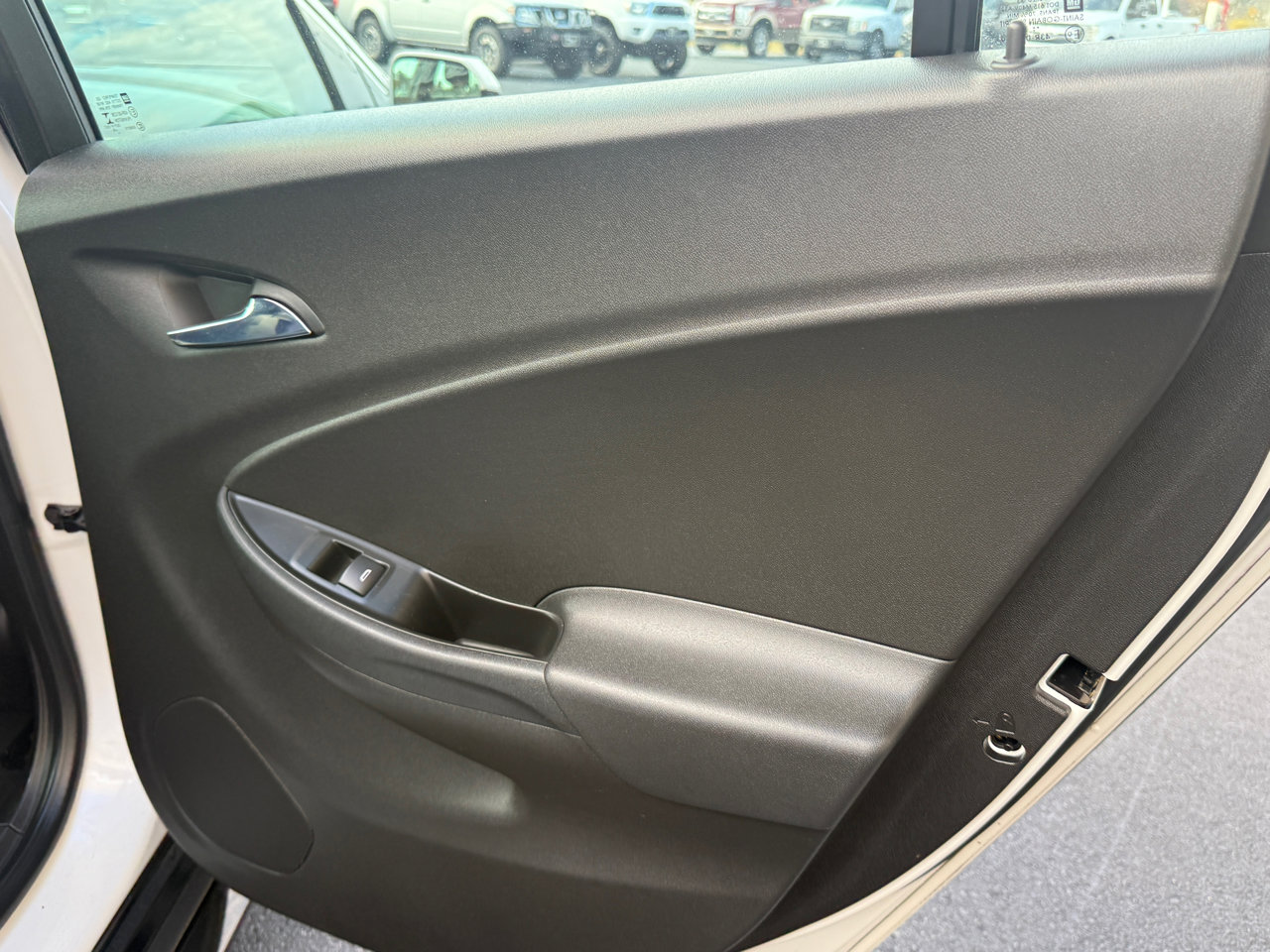 Used 2017 Chevrolet Volt Premier w/ Driver Confidence II Package image 15