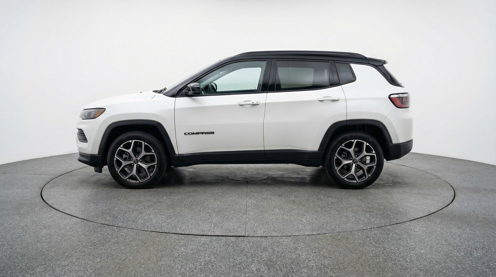 Used 2025 Jeep Compass Limited AWD/4WD image 5