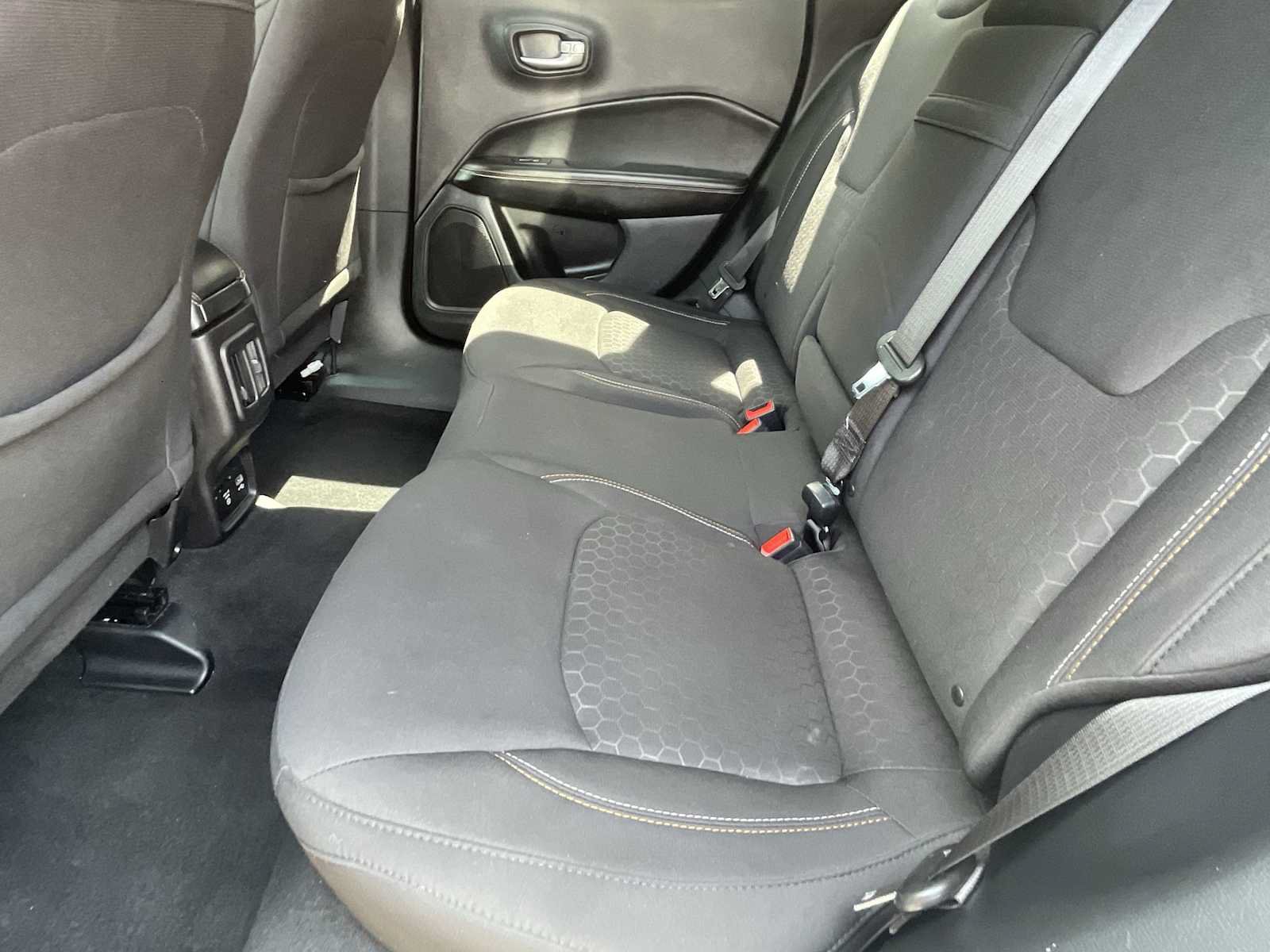 Used 2018 Jeep Compass Sport w/ Tech Group FWD image 9