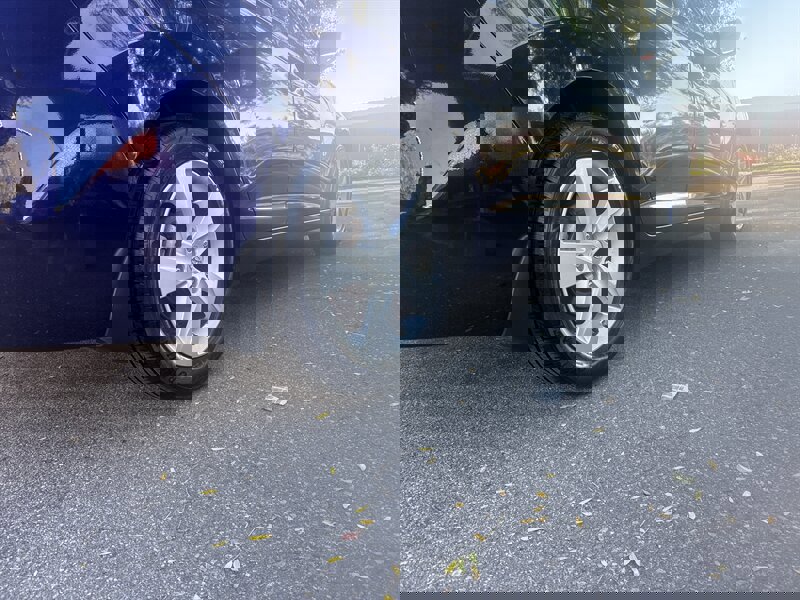 Used 2013 Hyundai Elantra GLS w/ Preferred Pkg image 5