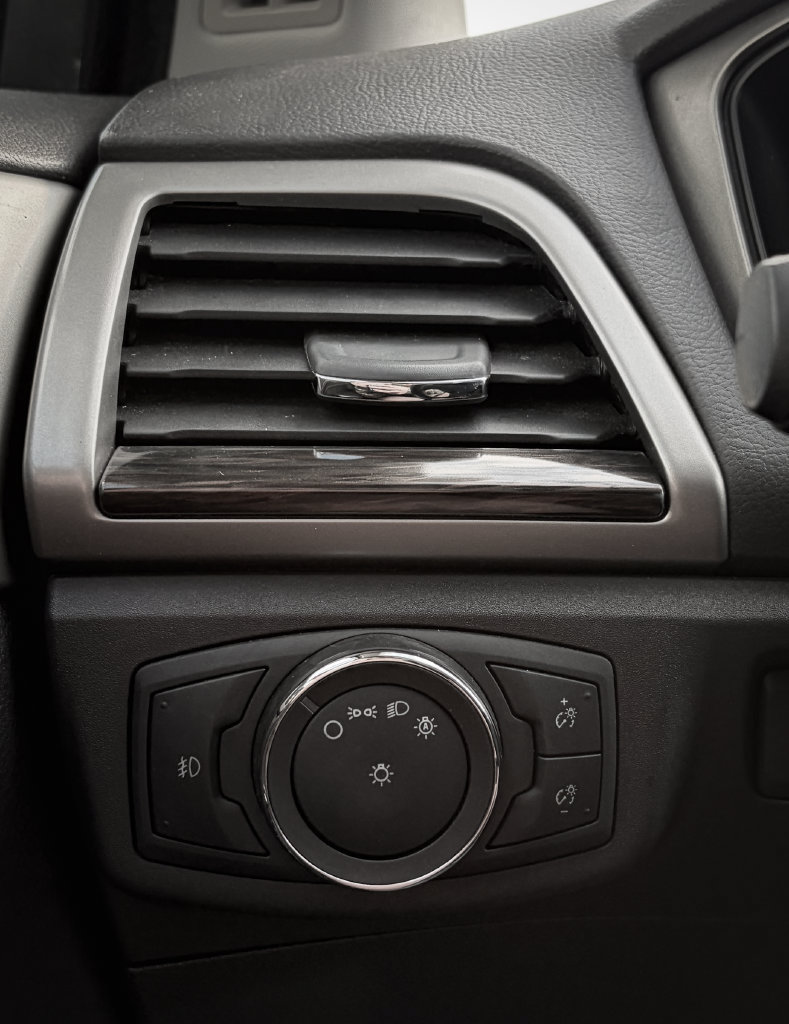 Used 2013 Ford Fusion SE FWD image 6