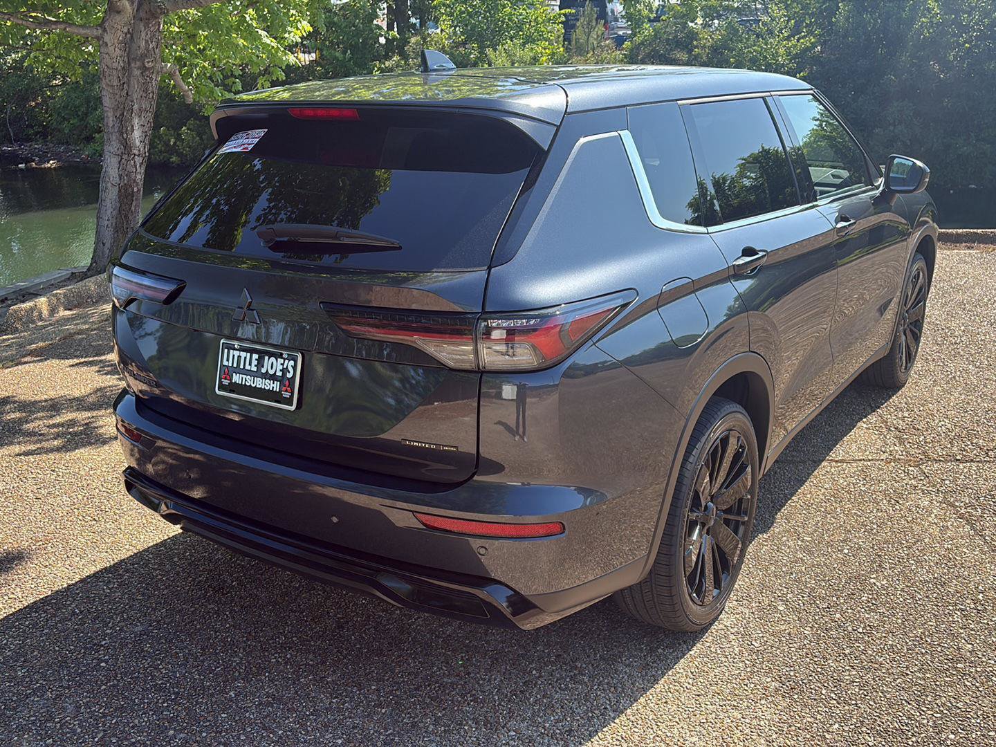 New 2026 Mitsubishi Outlander LE FWD image 5