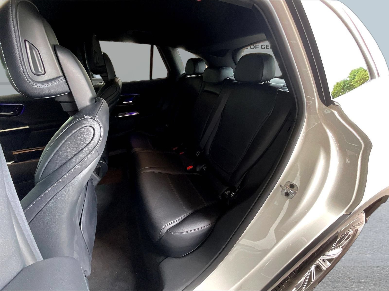 Used 2024 Mercedes-Benz GLC 300 4MATIC image 24