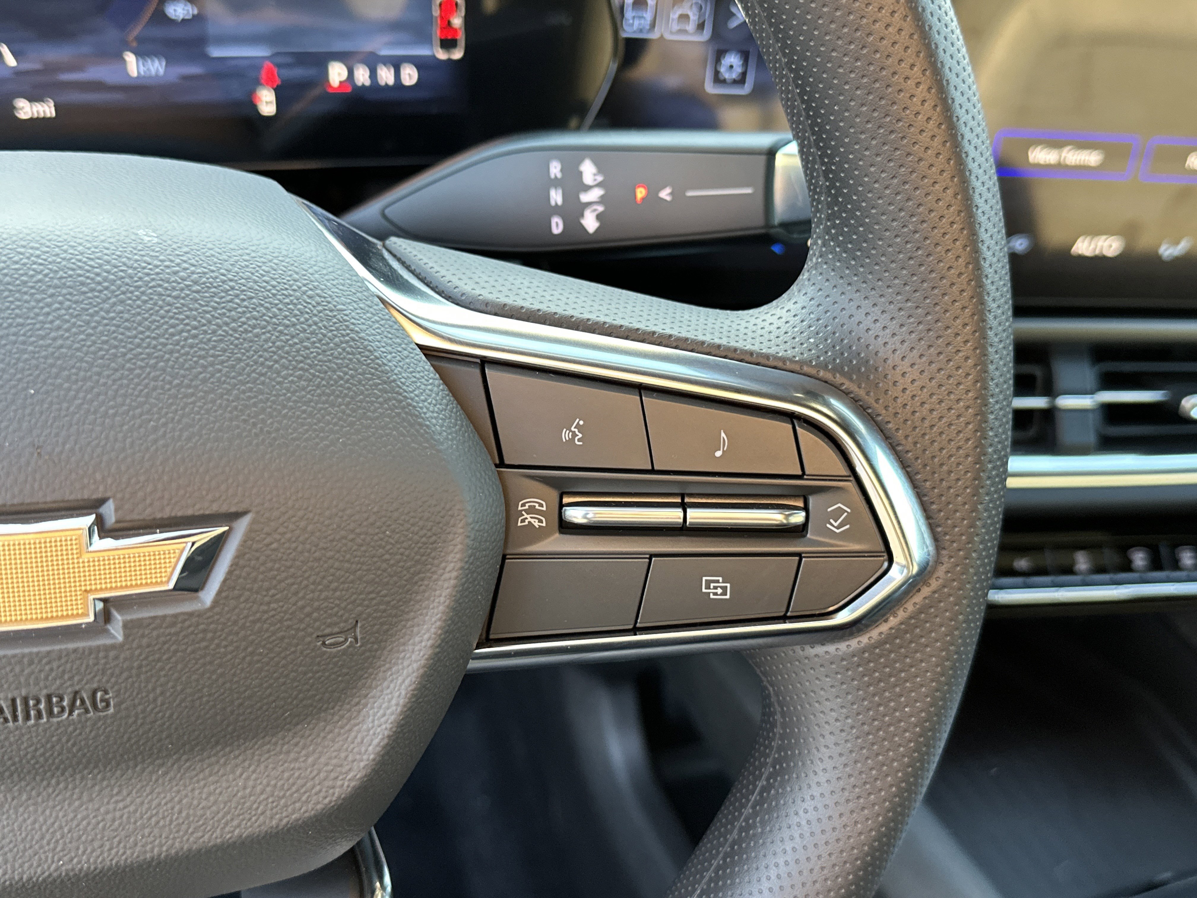 New 2026 Chevrolet Equinox EV LT image 18