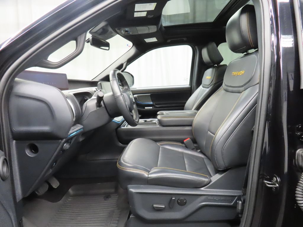 Used 2025 Ford Expedition Tremor AWD/4WD image 12