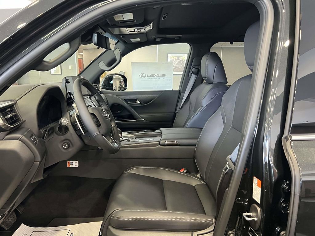 New 2026 Lexus LX 700h Luxury image 9