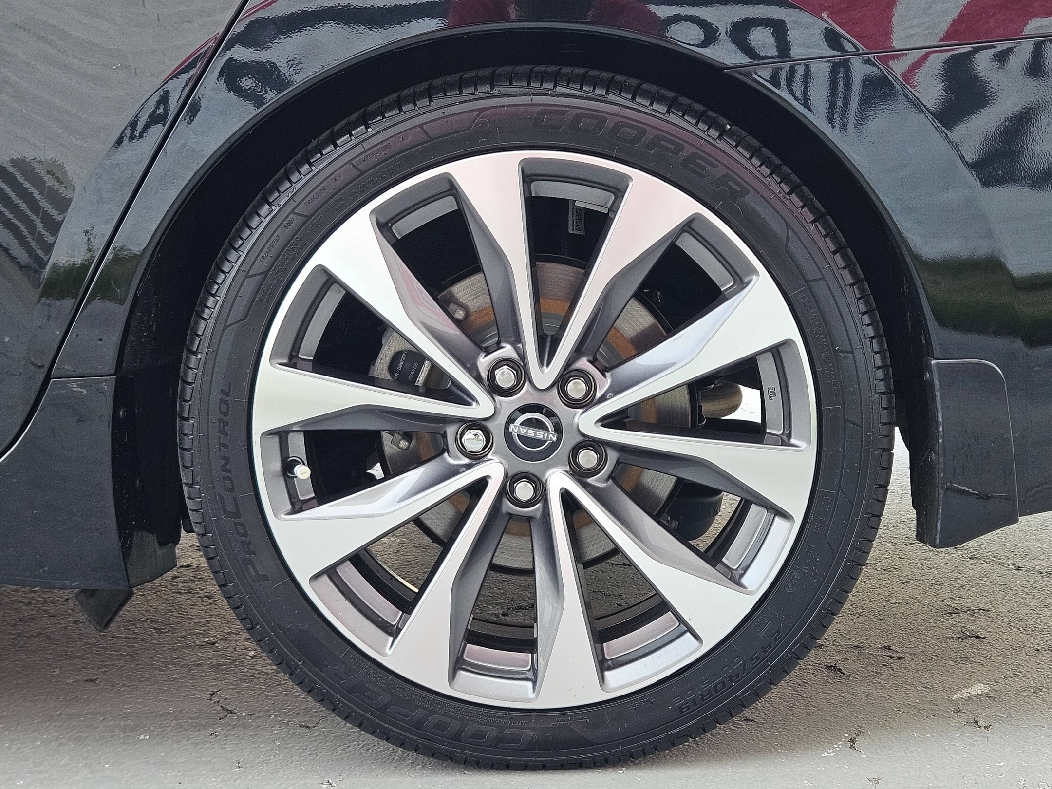 Used 2023 Nissan Maxima Platinum w/ Sport Mat Group FWD image 28