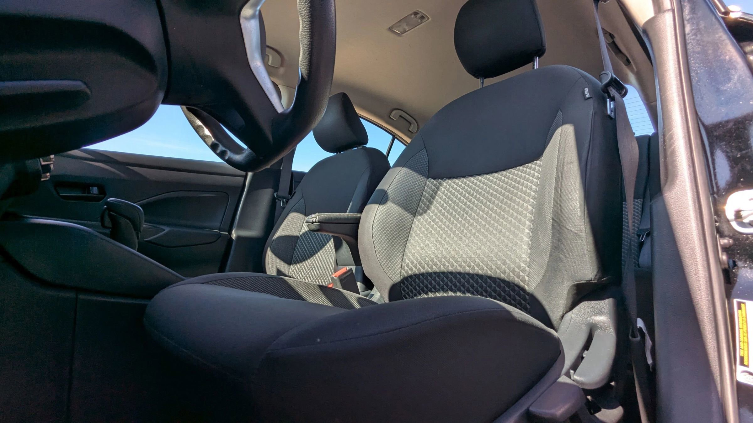 Used 2020 Nissan Versa S FWD image 10