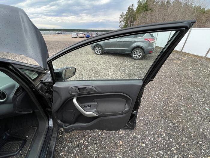 Used 2011 Ford Fiesta SE w/ 202A Rapid Spec Order Code image 30