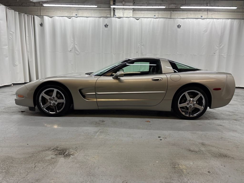 Used 2001 Chevrolet Corvette Coupe w/ Preferred Equipment Group1 image 2