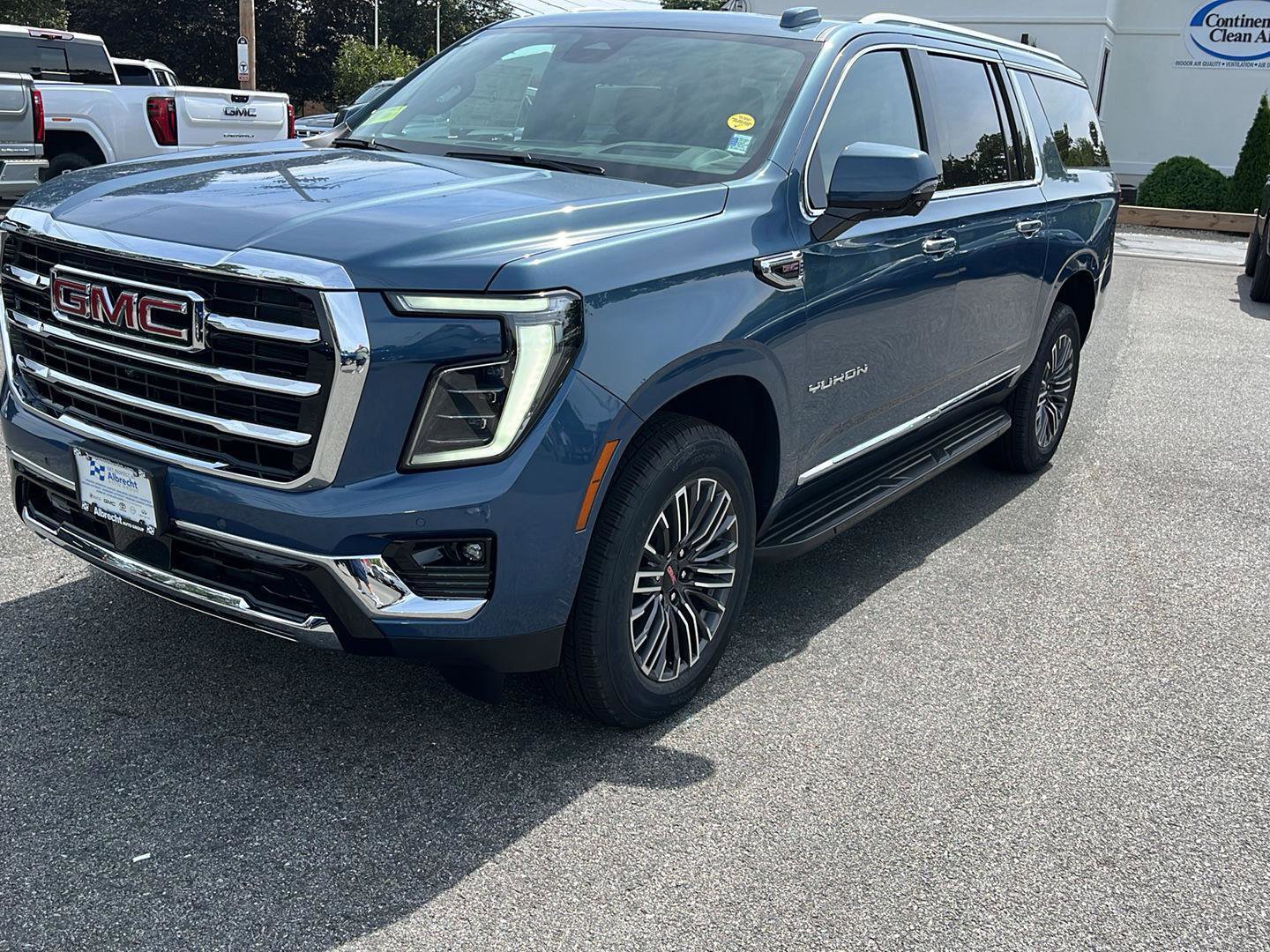 New 2025 GMC Yukon XL Elevation w/ Technology Package
