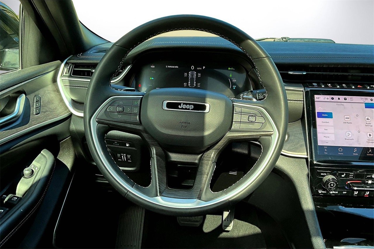 Used 2024 Jeep Grand Cherokee Limited 4xe image 10