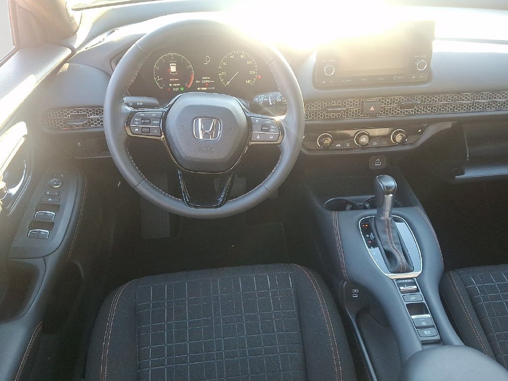 Used 2024 Honda HR-V Sport image 11