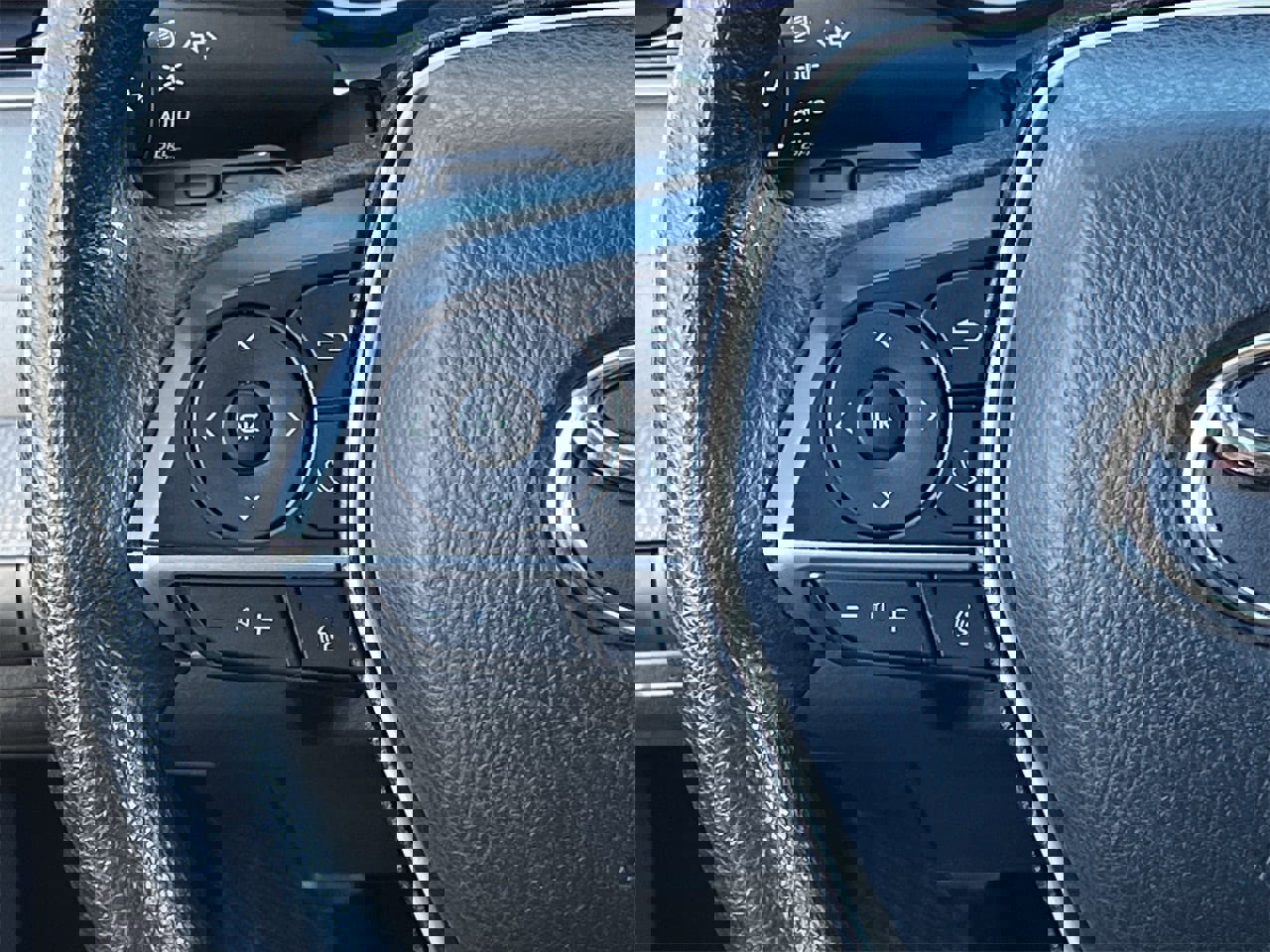 Used 2023 Toyota Camry LE image 12