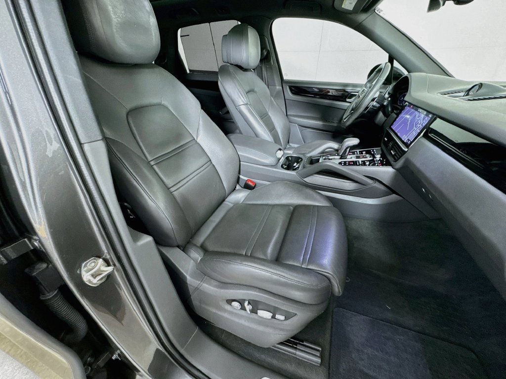Used 2021 Porsche Cayenne AWD/4WD image 37
