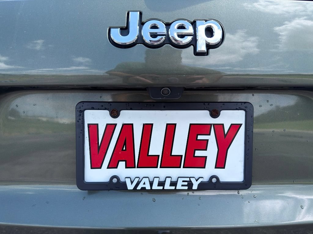 Used 2021 Jeep Cherokee Latitude Lux FWD image 24