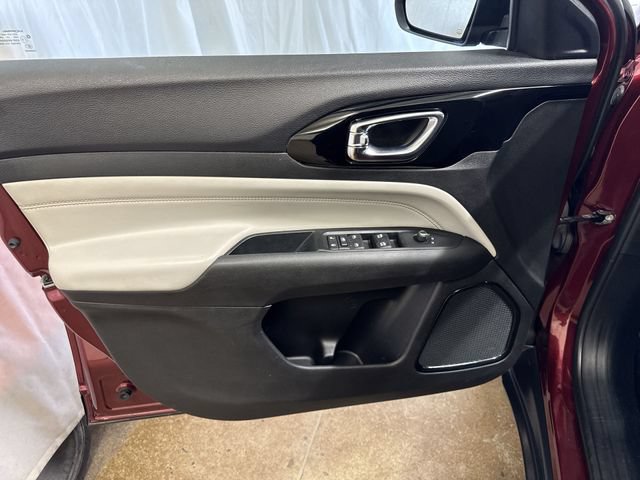 Used 2022 Jeep Compass Limited AWD/4WD image 21