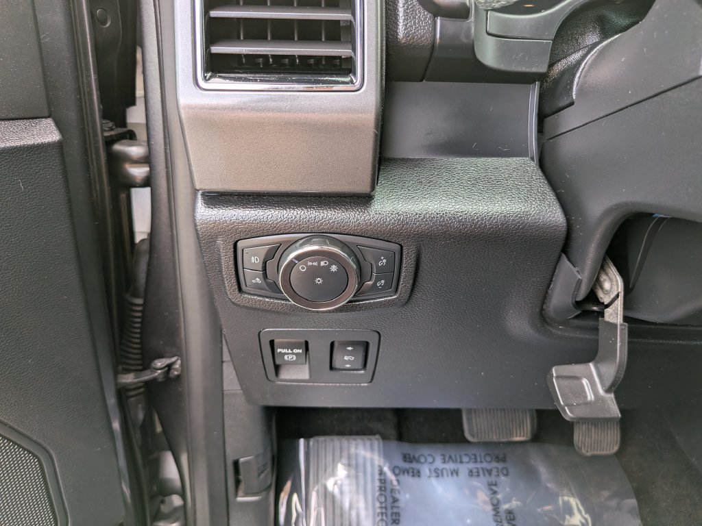 Certified 2018 Ford F150 XLT w/ Equipment Group 302A Luxury AWD/4WD image 33