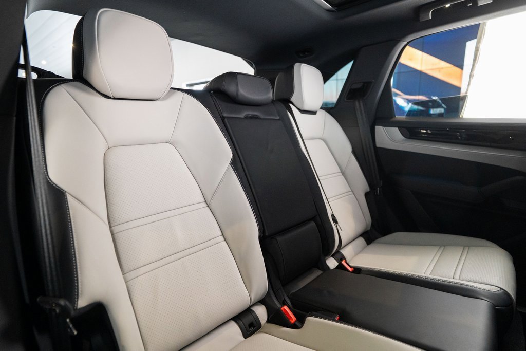 New 2026 Porsche Cayenne S image 39