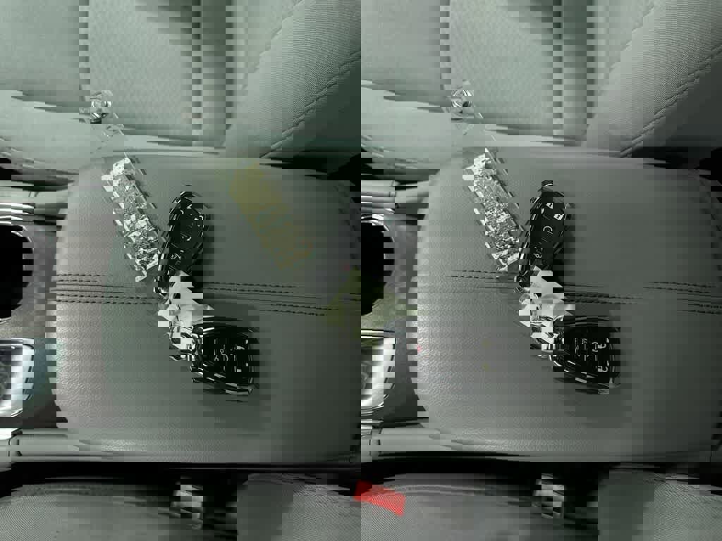 Used 2018 Chevrolet Malibu LT image 31