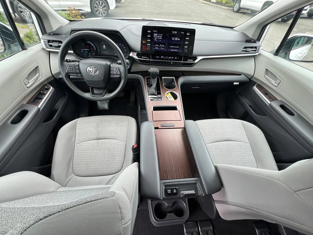Certified 2023 Toyota Sienna LE FWD image 19