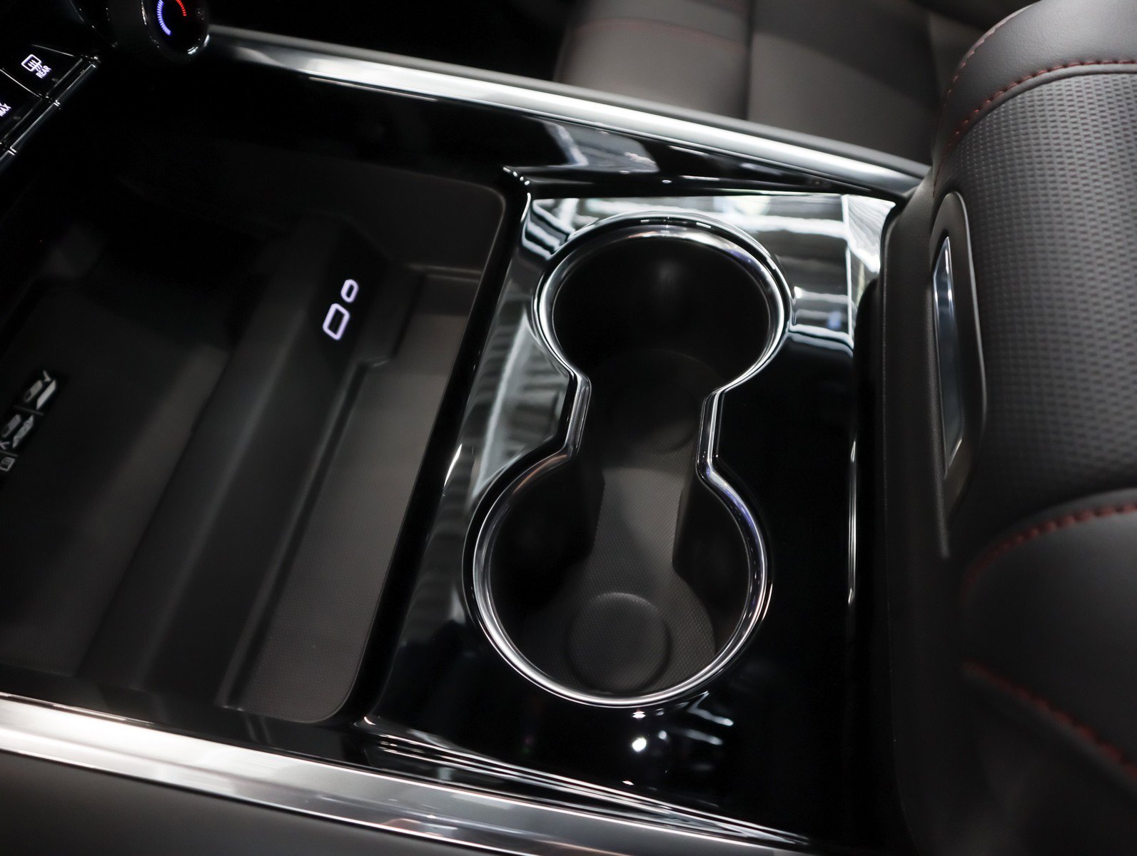 Used 2026 Chevrolet Tahoe RST w/ Comfort Package image 18