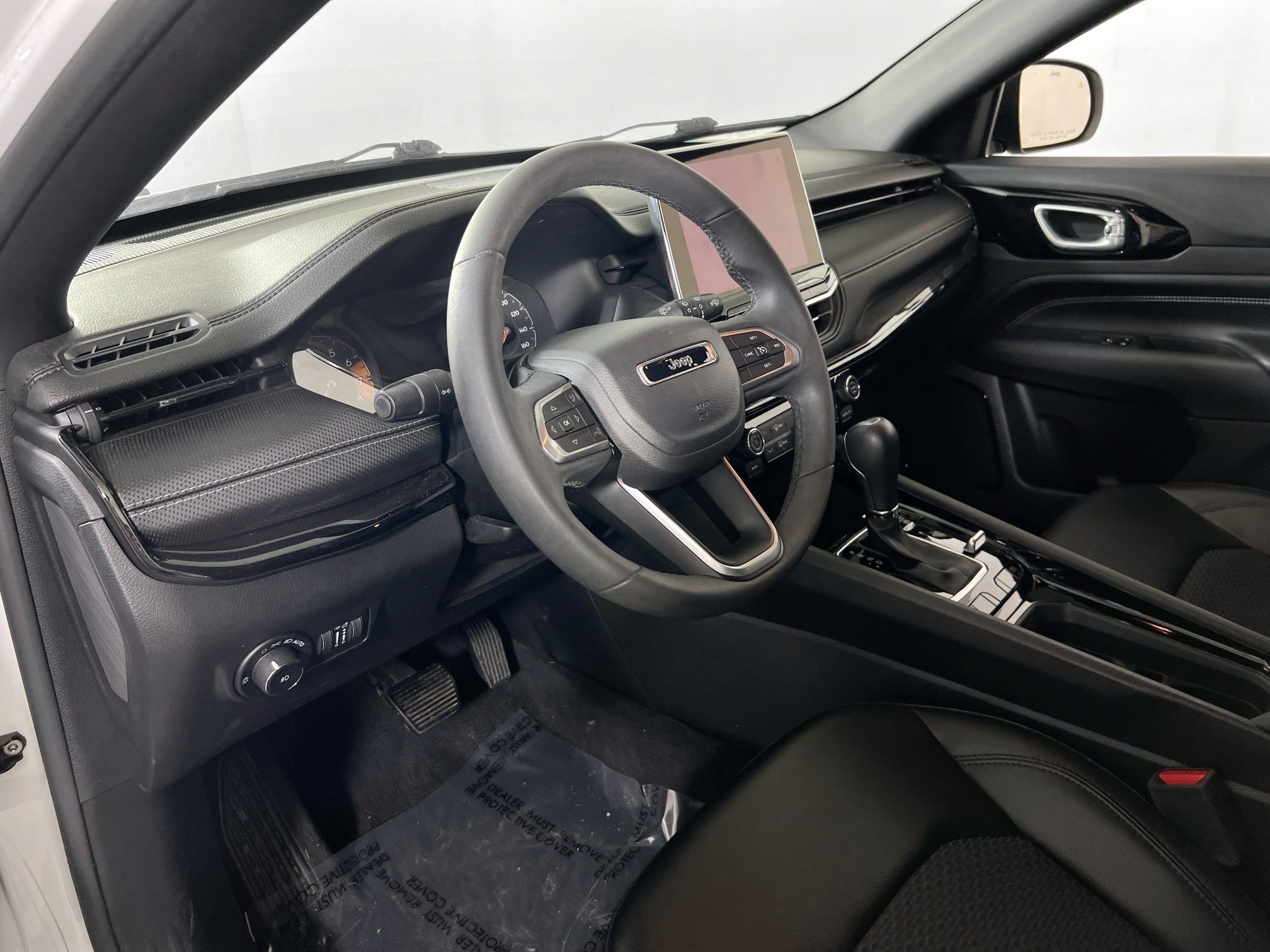 Used 2022 Jeep Compass Latitude AWD/4WD image 9