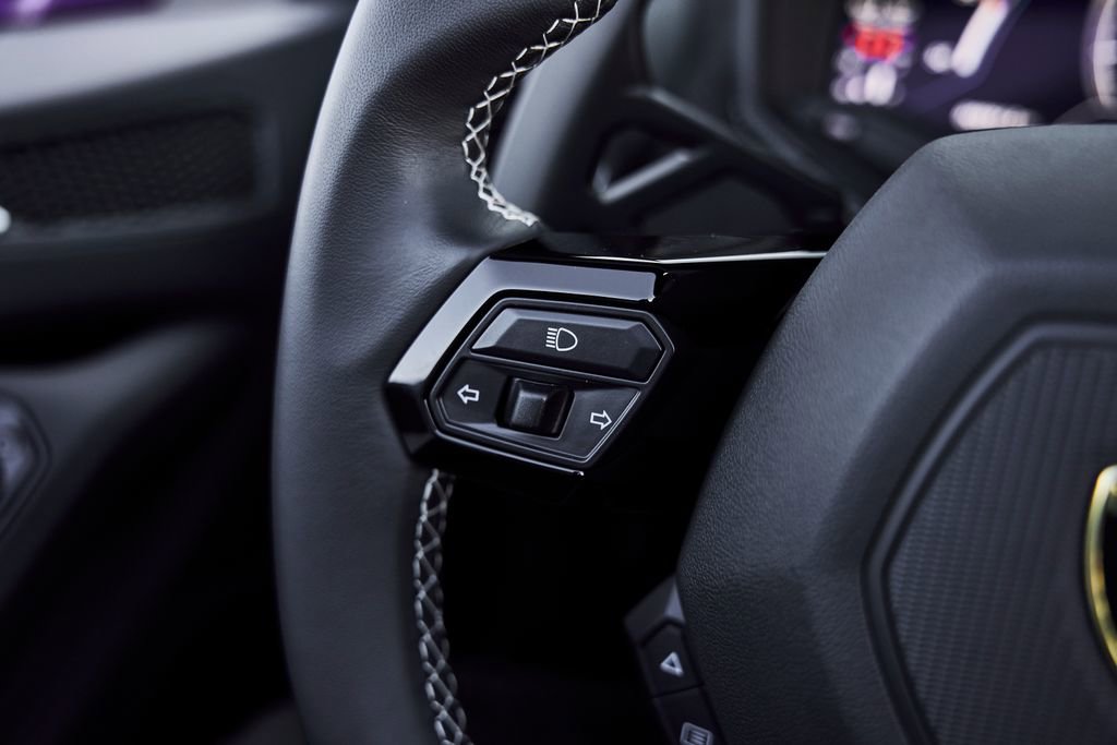 Used 2024 Lamborghini Huracan EVO image 49