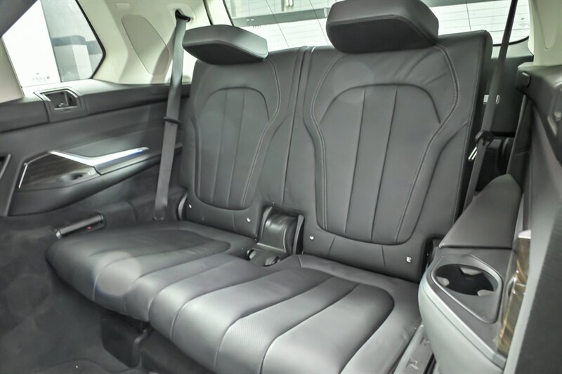 Used 2019 BMW X7 xDrive40i w/ Premium Package AWD/4WD image 22