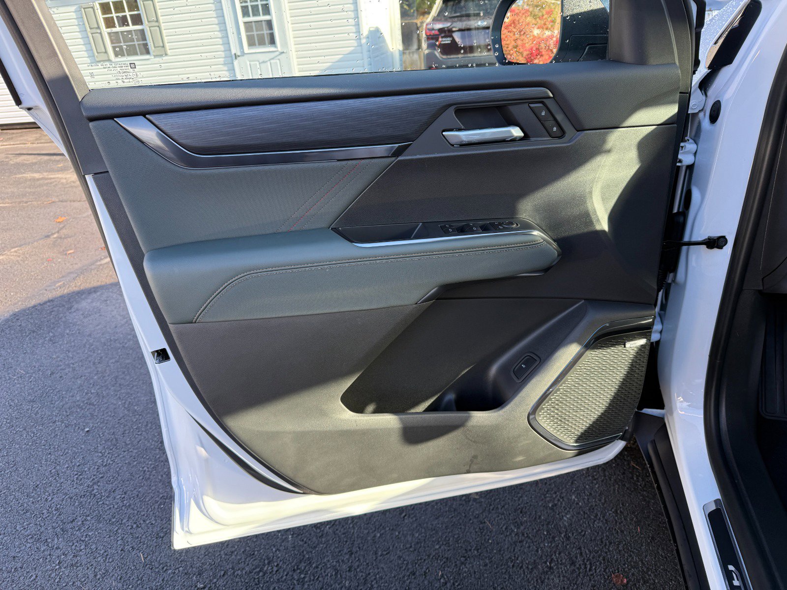 New 2026 GMC Acadia AT4 image 16