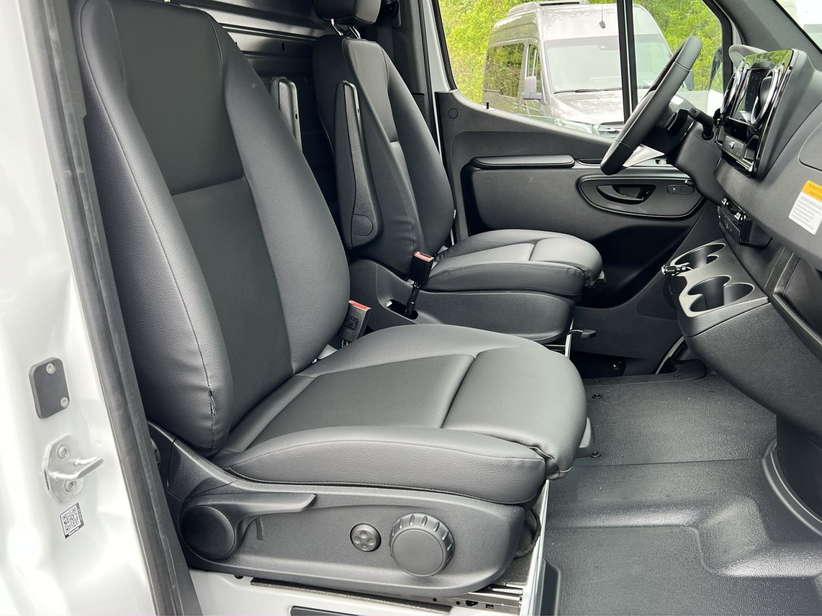 New 2026 Mercedes-Benz Sprinter 2500 image 34