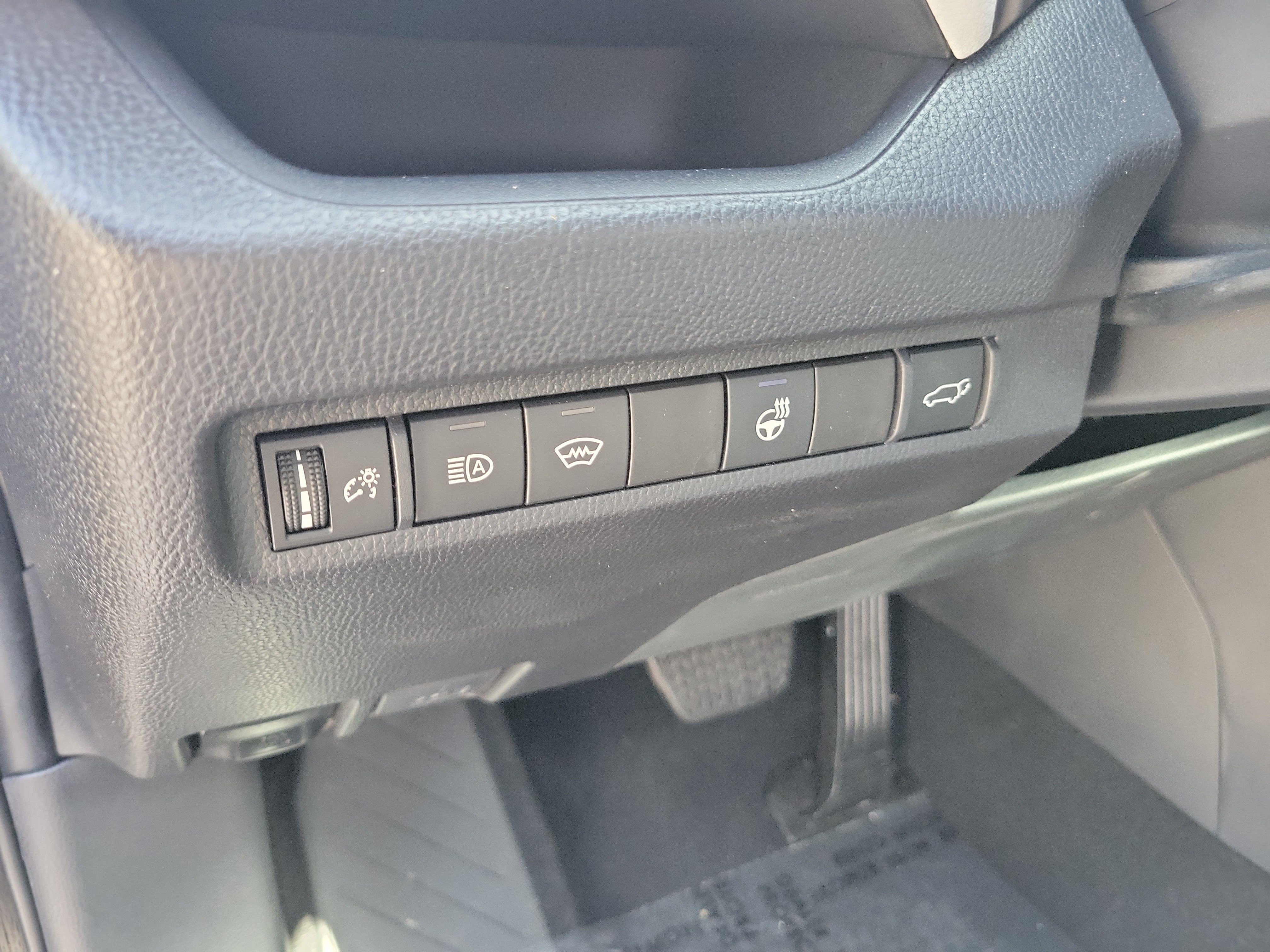 Used 2025 Toyota RAV4 XLE Premium w/ Weather Package FWD image 26