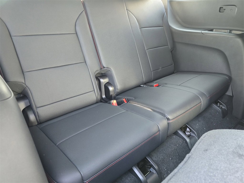 New 2026 Chevrolet Traverse RS image 12