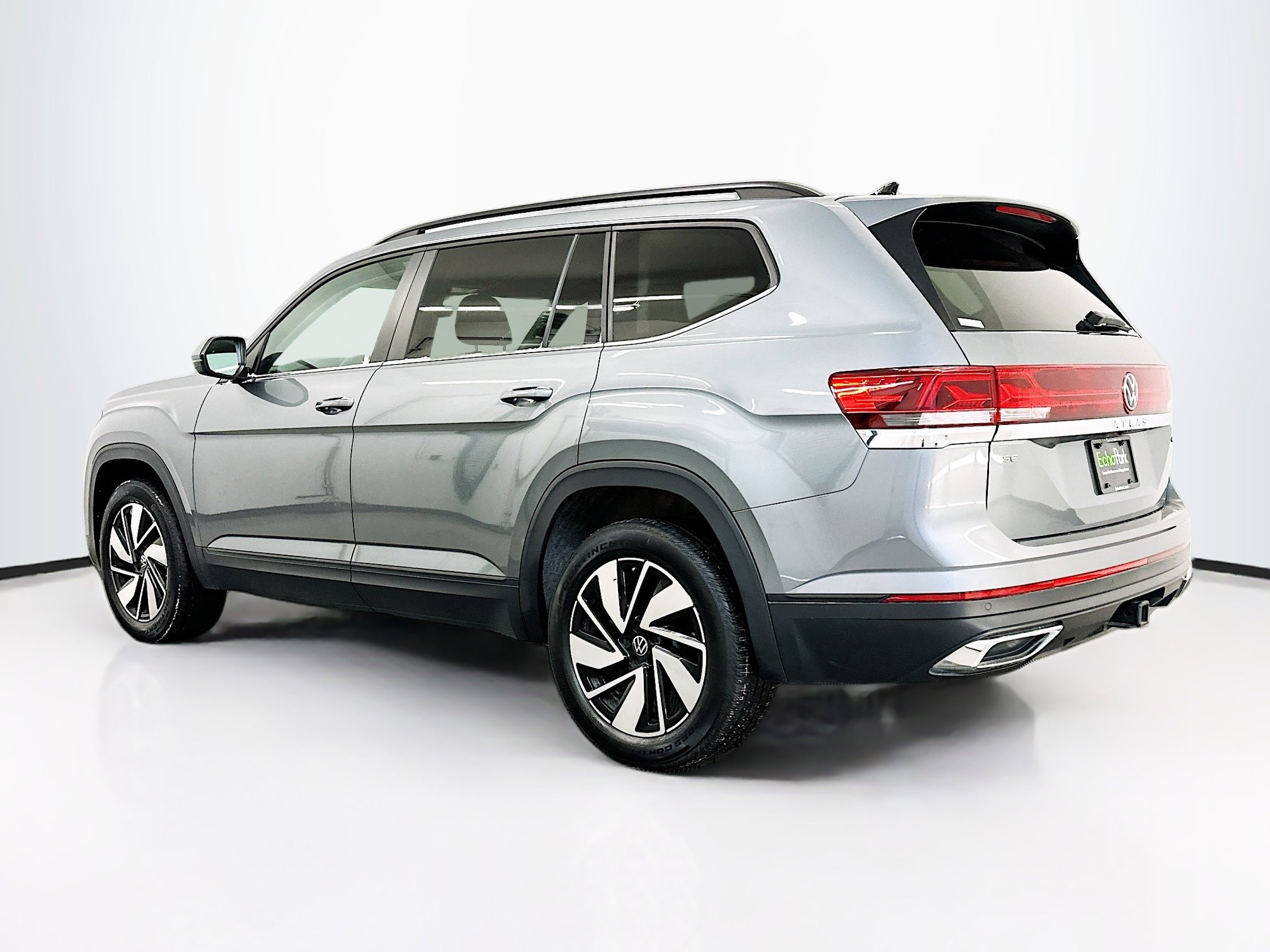 Used 2024 Volkswagen Atlas SE image 5