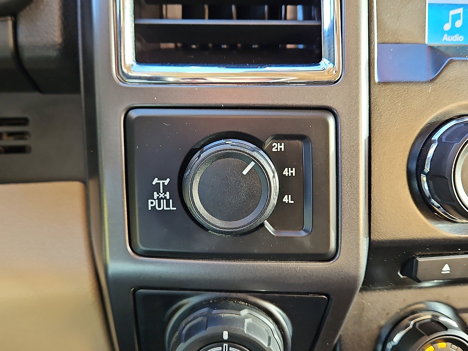 Used 2017 Ford F150 XLT w/ Equipment Group 302A Luxury image 14