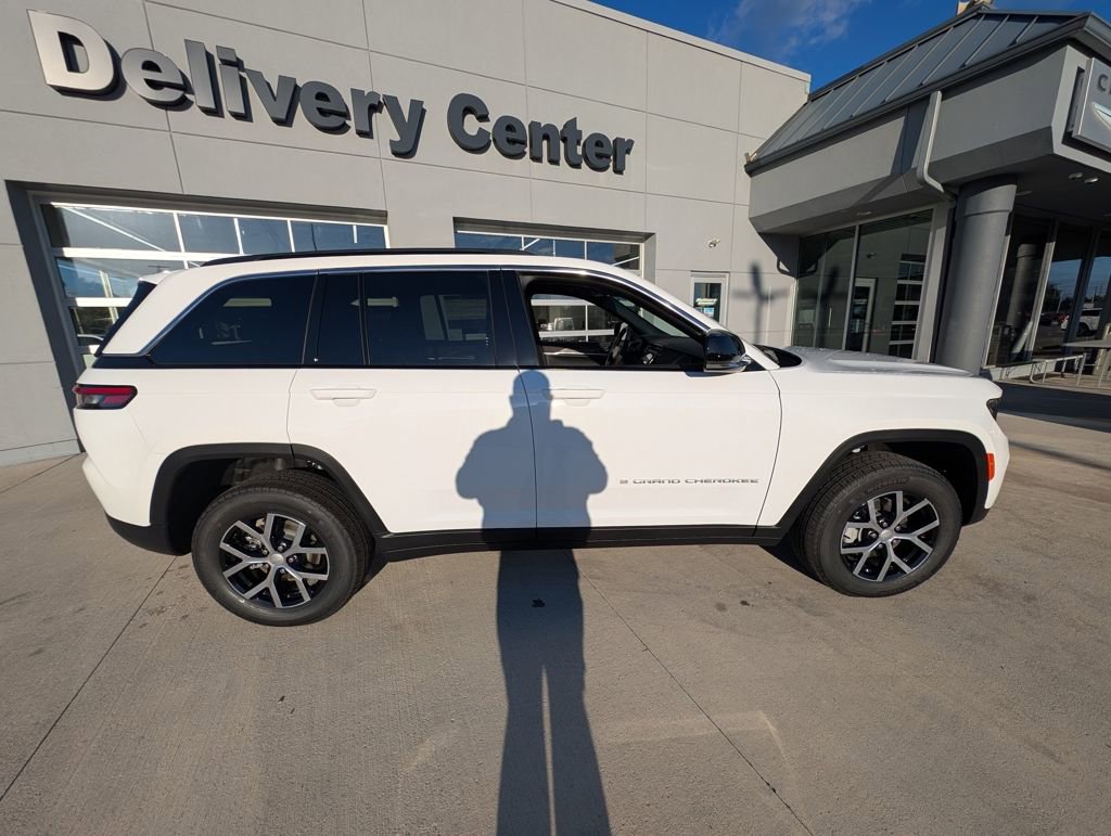 New 2025 Jeep Grand Cherokee Limited image 4