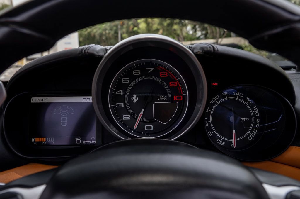 Used 2015 Ferrari California T RWD image 18