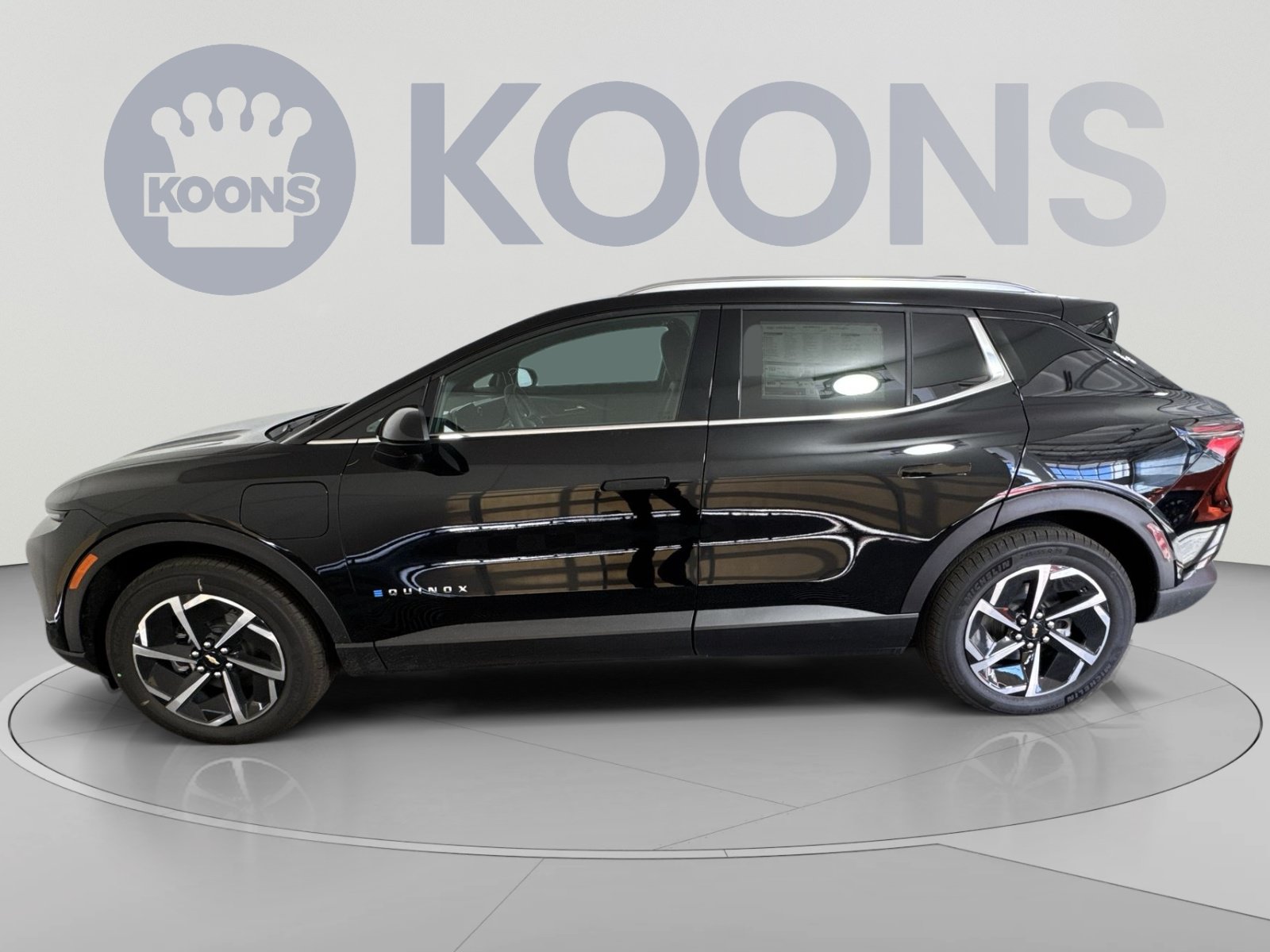 New 2026 Chevrolet Equinox EV LT AWD/4WD image 2