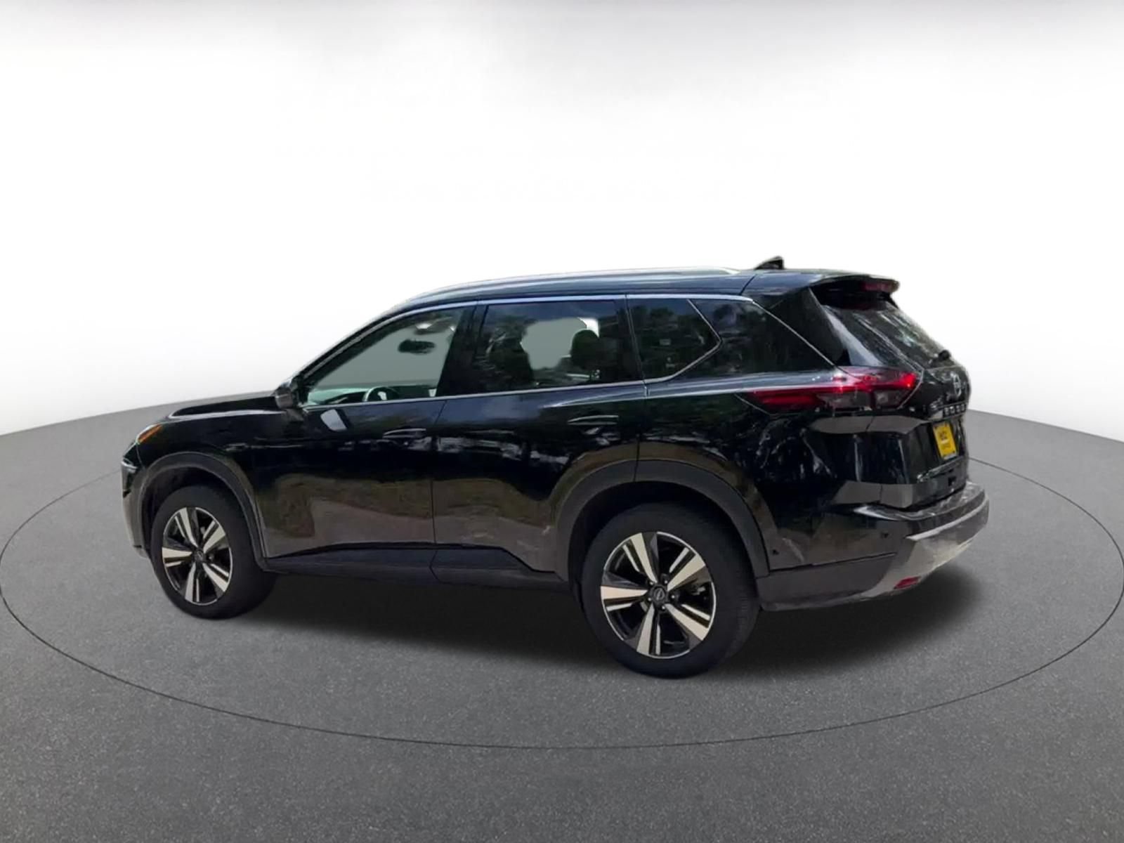 Used 2026 Nissan Rogue SL FWD image 8