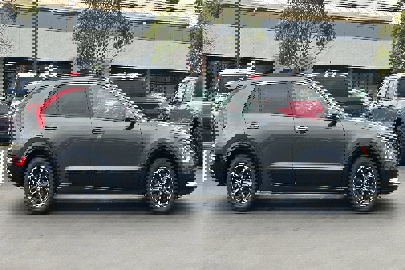 New 2026 Kia Niro SX image 3