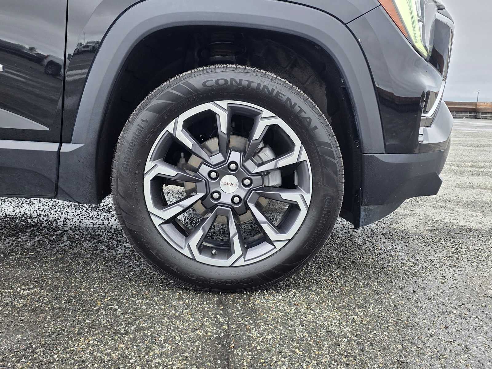 Used 2025 GMC Terrain Elevation w/ Elevation Premium Package AWD/4WD image 9