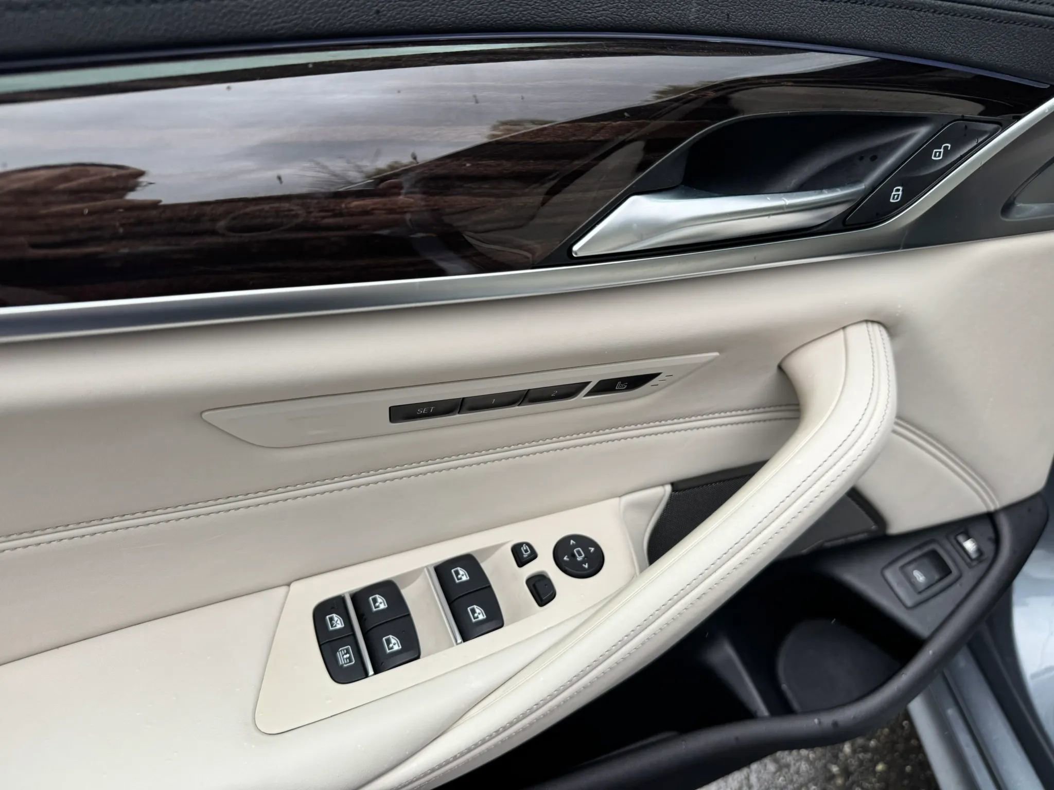 Used 2018 BMW 530e xDrive image 44